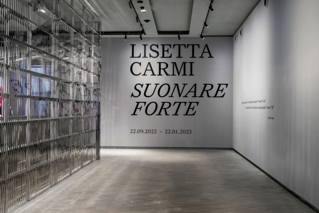 Lisetta Carmi: Suonare Forte Exhibition at the Gallerie d'Italia